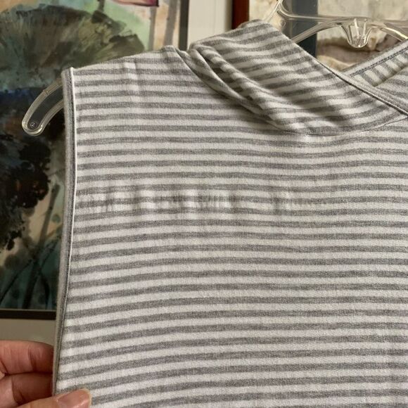 Beyond yoga open side hooded top xs *please read description* - Picture 9 of 9